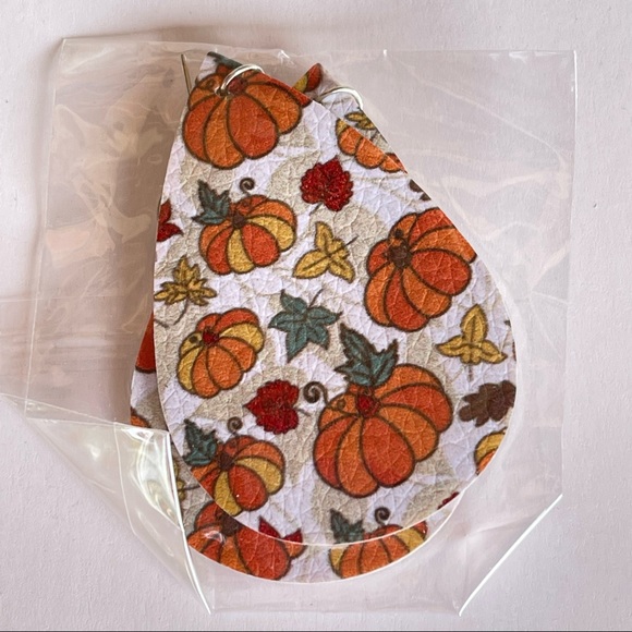 Fall/Autumn pumpkin & leaves faux leather tear drop earrings - Picture 2 of 3